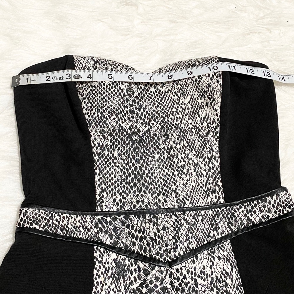 GUESS Black & GRAY Print Strapless Top - Picture 2 of 6